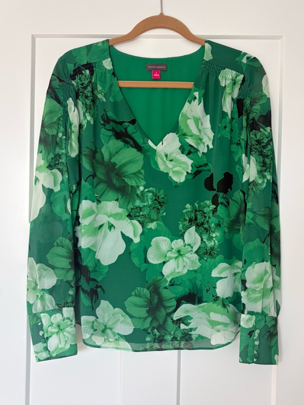 Vince Camuto Green Floral V-Neck Sheer Lined Blouse